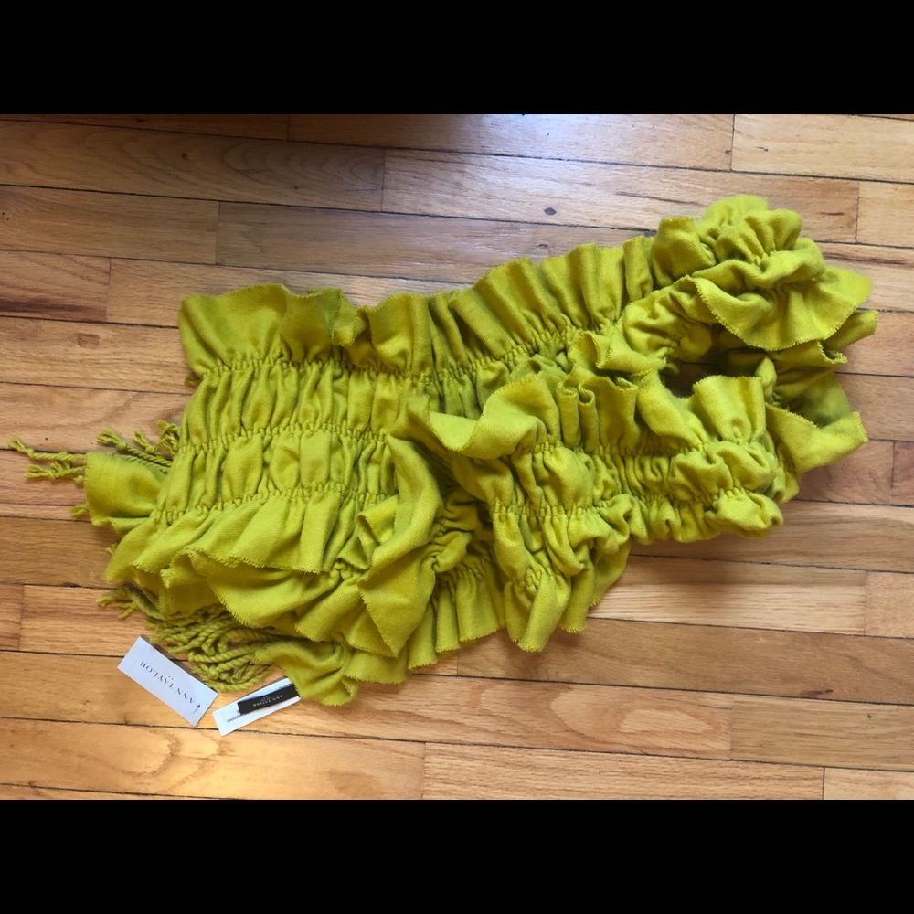 Ann Taylor NWT chartreuse acrylic scarf